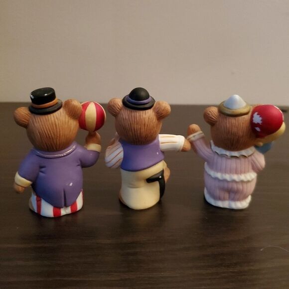 Bear Figurines  - Picture 4 of 7